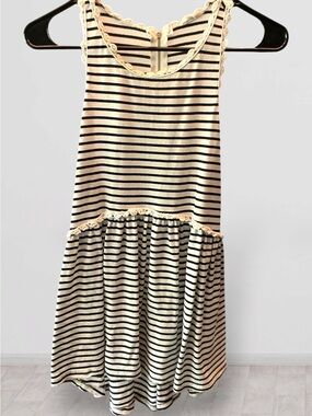 🌺POL ' Striped Knit Tank with Crochet Trim - Black & White
